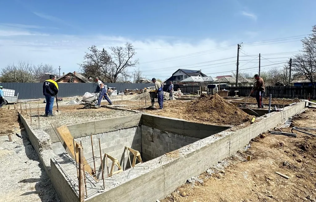 Fundație din beton decofrată, casă pe parter, Iași
