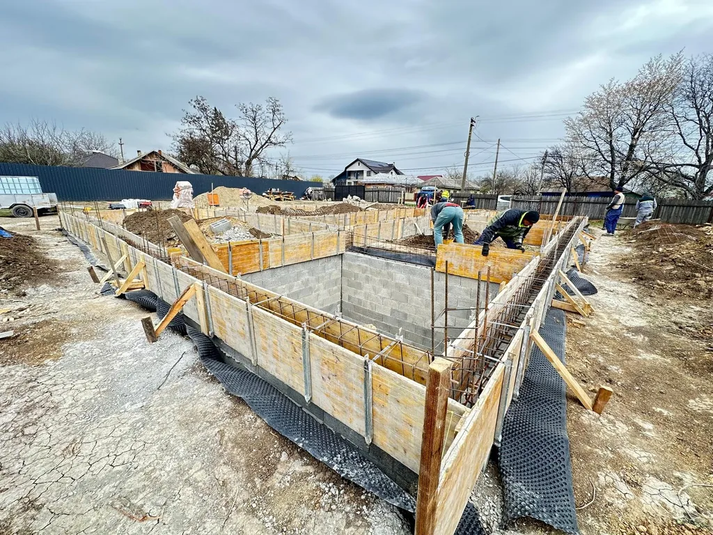 Cofraj pentru fundație continuă, construcție casă Iași